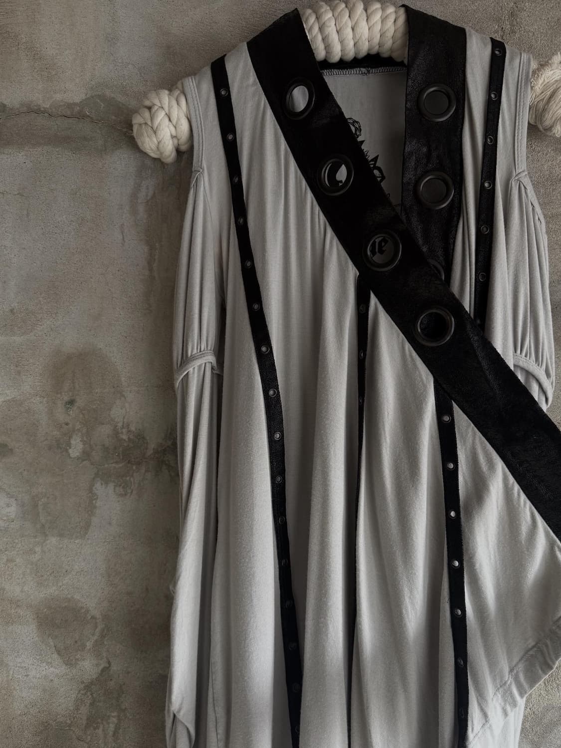 Salvage Eyelet Detail Cardigan 상품이미지3