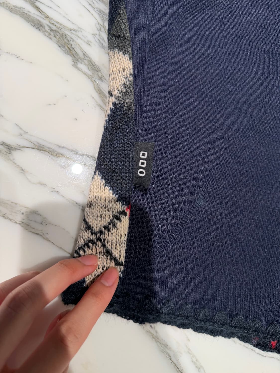 오드원아웃 깅엄체크 니트 상품이미지3