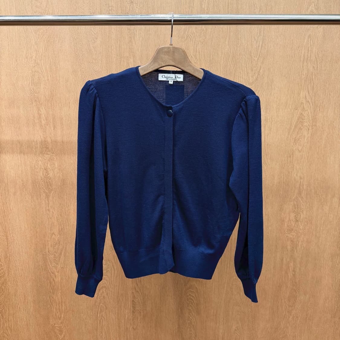 크리스찬 디올 긴팔 니트 가디건 무지 배색 원 버튼 디테일 블루 상품이미지2