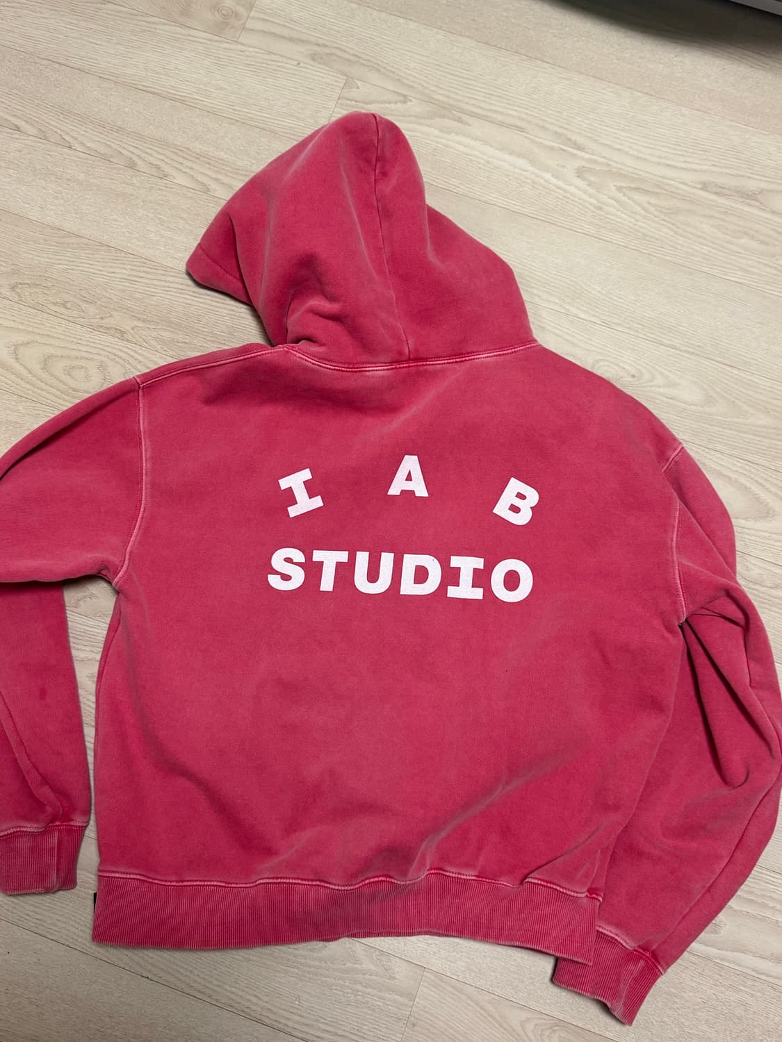 아이앱 스튜디오 후드티 상품이미지2