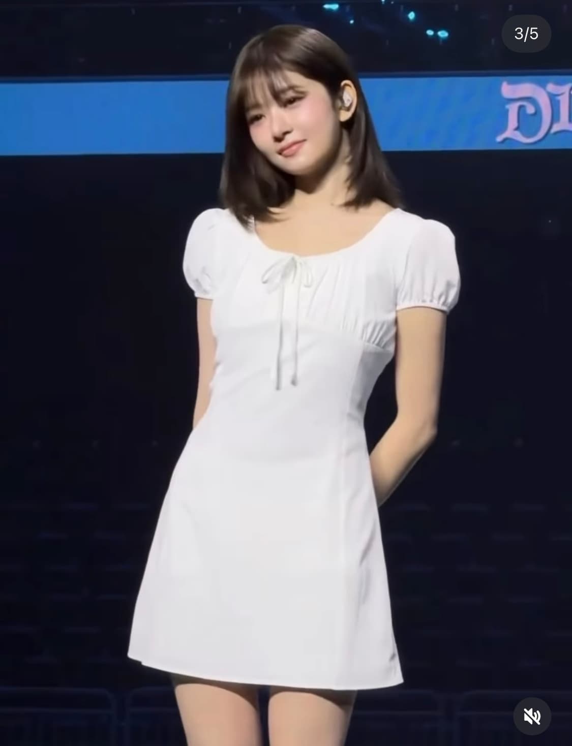 모일리 shirring mini dress white 아이브 레이 착용 상품이미지1