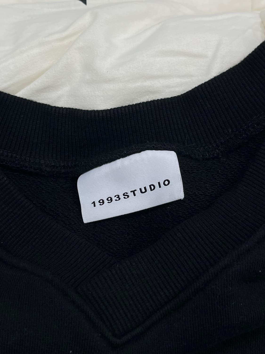 1993 스튜디오 90S 트랙 스웨트셔츠 블랙 상품이미지3