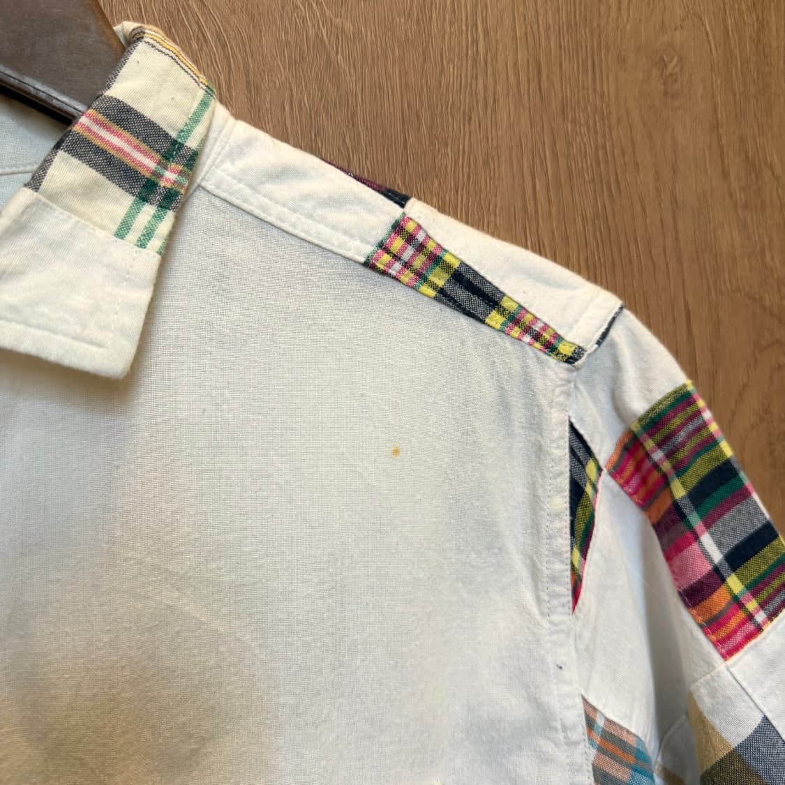 스플렌디드 새티스팩션 반팔 셔츠 패치워크 배색 포켓 디테일 아이보리 상품이미지7