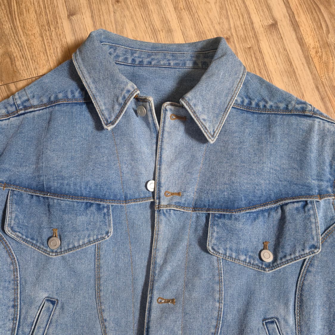 쿠어 23ss 트위스트 데님 트러커 자켓 M 상품이미지2
