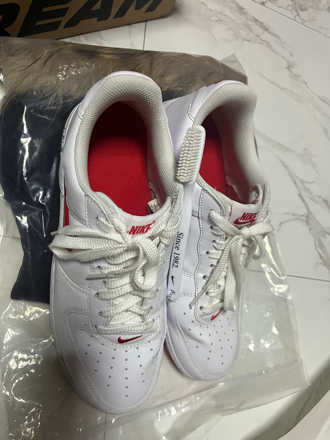 [280] 나이키 FN5924-101 에어포스1 컬러 오브 더 먼스 레드 상품이미지3