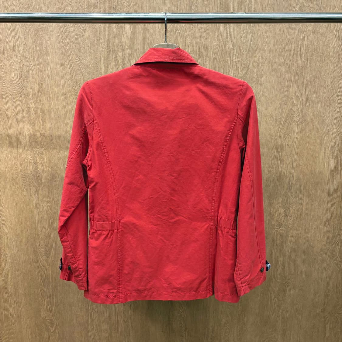 버버리 런던 코튼 카라 자켓 로고 자수 사이드 밴딩 디테일 레귤러핏 레드 상품이미지3
