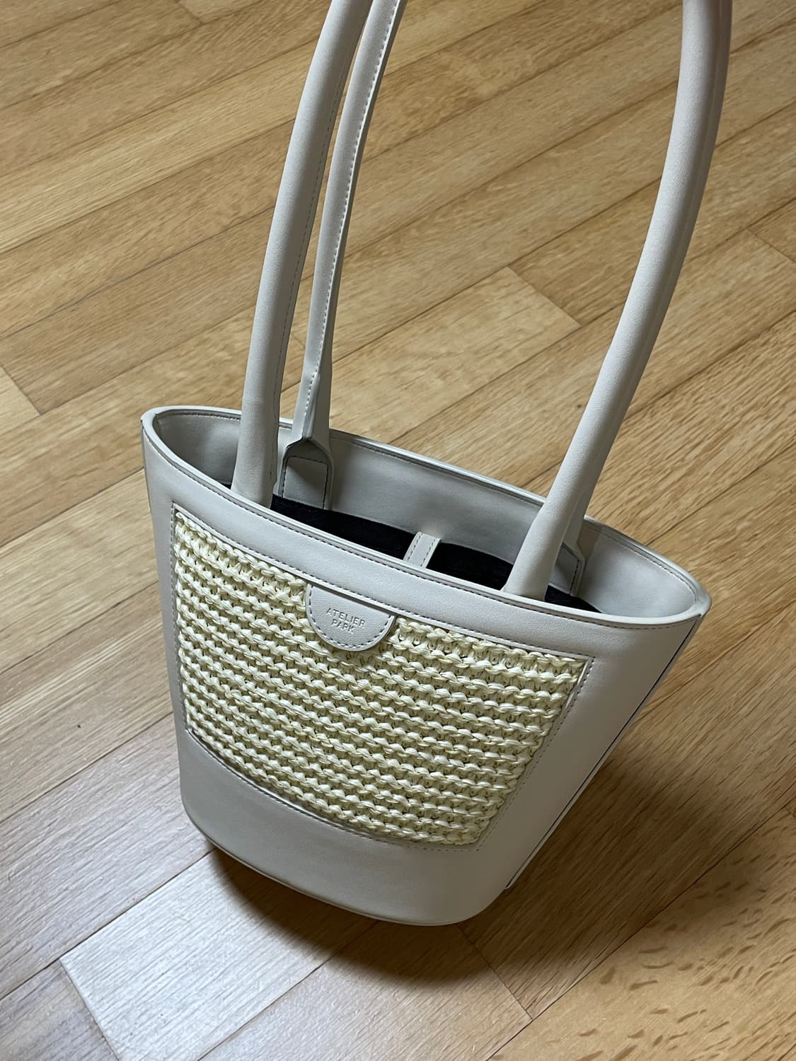 아뜰리에파크 라탄 브림백 아이보리 상품이미지5