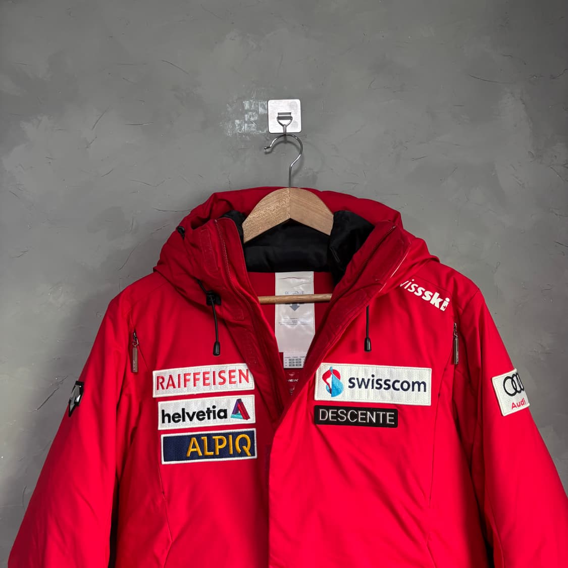 데상트 아우디 스위스 스키팀 덕다운 패딩  상품이미지2