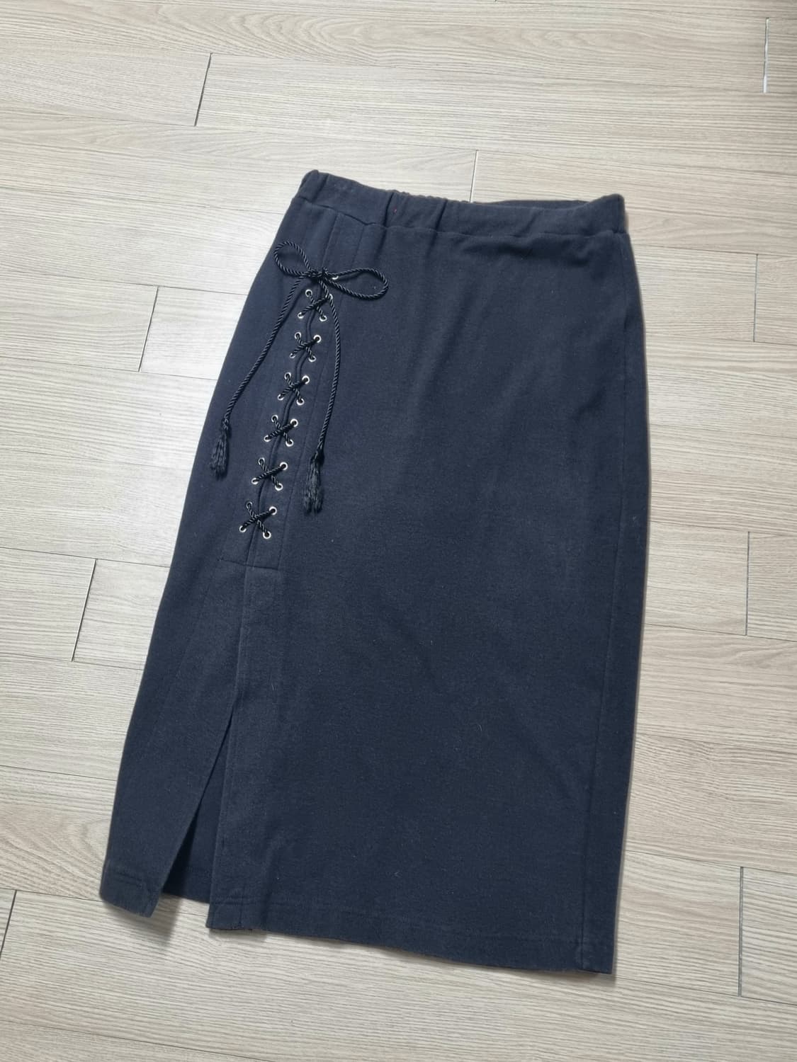 아일렛 트임 블랙 빈티지 스커트 상품이미지2