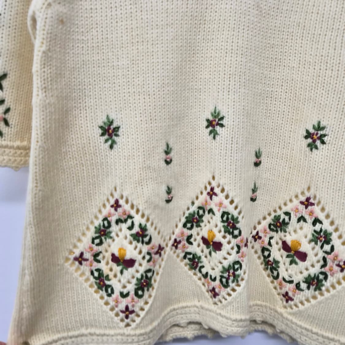핸드메이드 아이보리색 꽃무늬 자수 니트 여성 M 상품이미지2