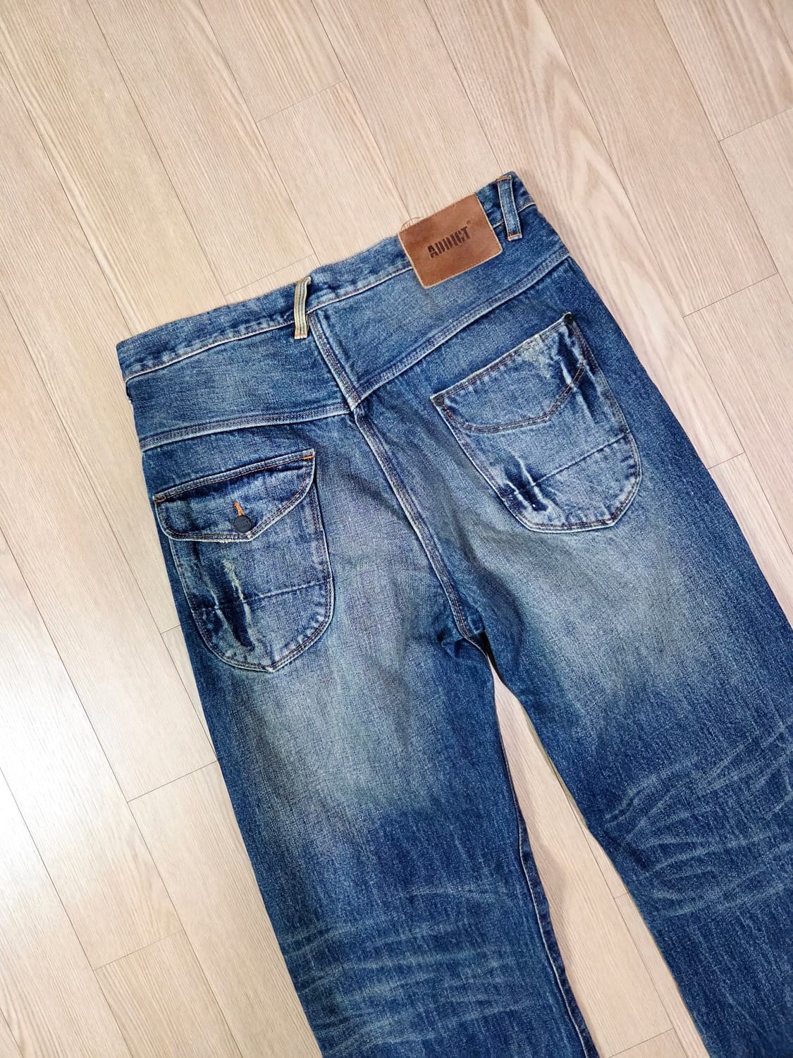 ADDICT 블루 워싱 포켓 디테일 데님 팬츠 상품이미지7