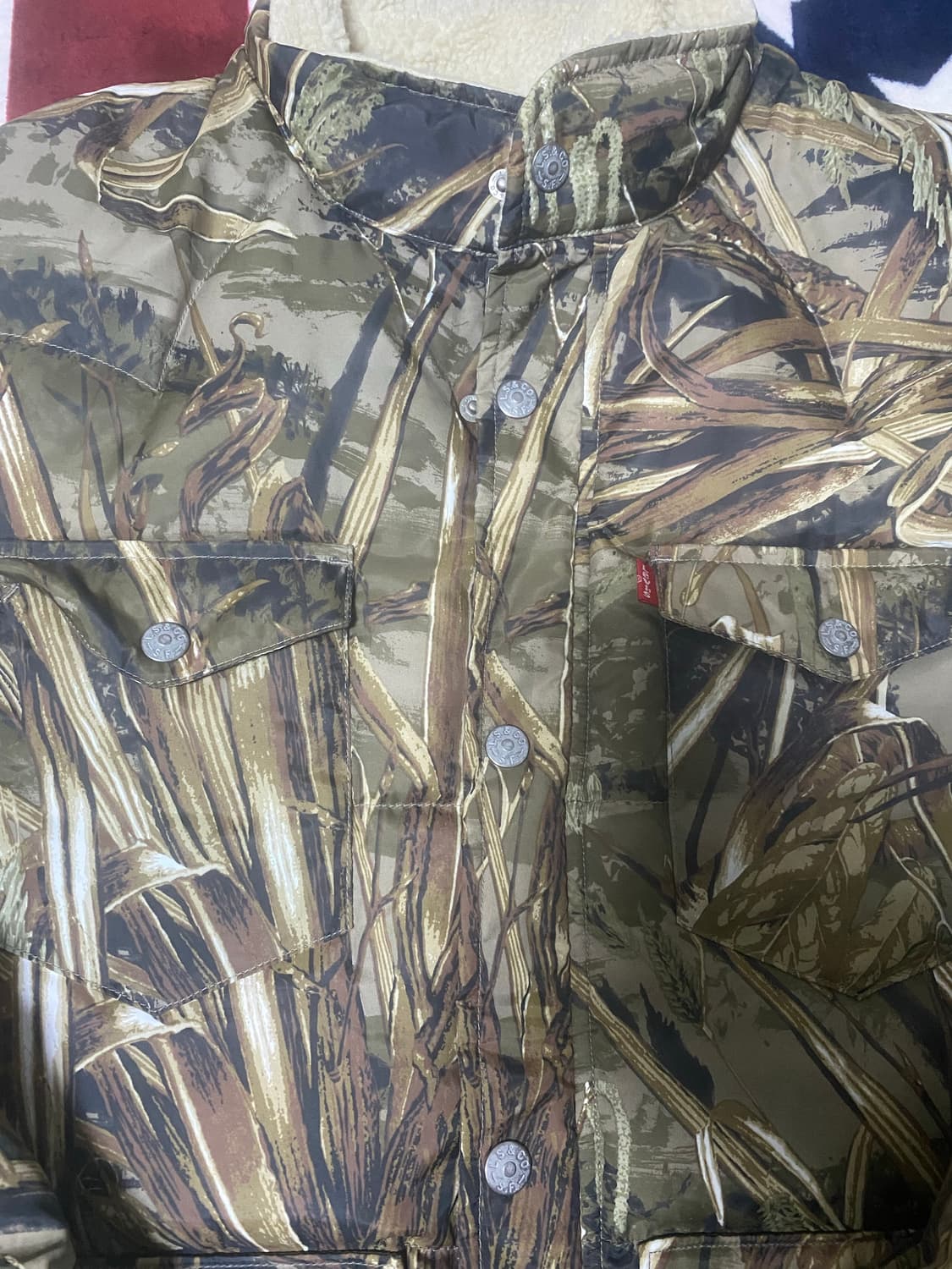 리바이스 리얼트리 카모 경량패딩 상품이미지2