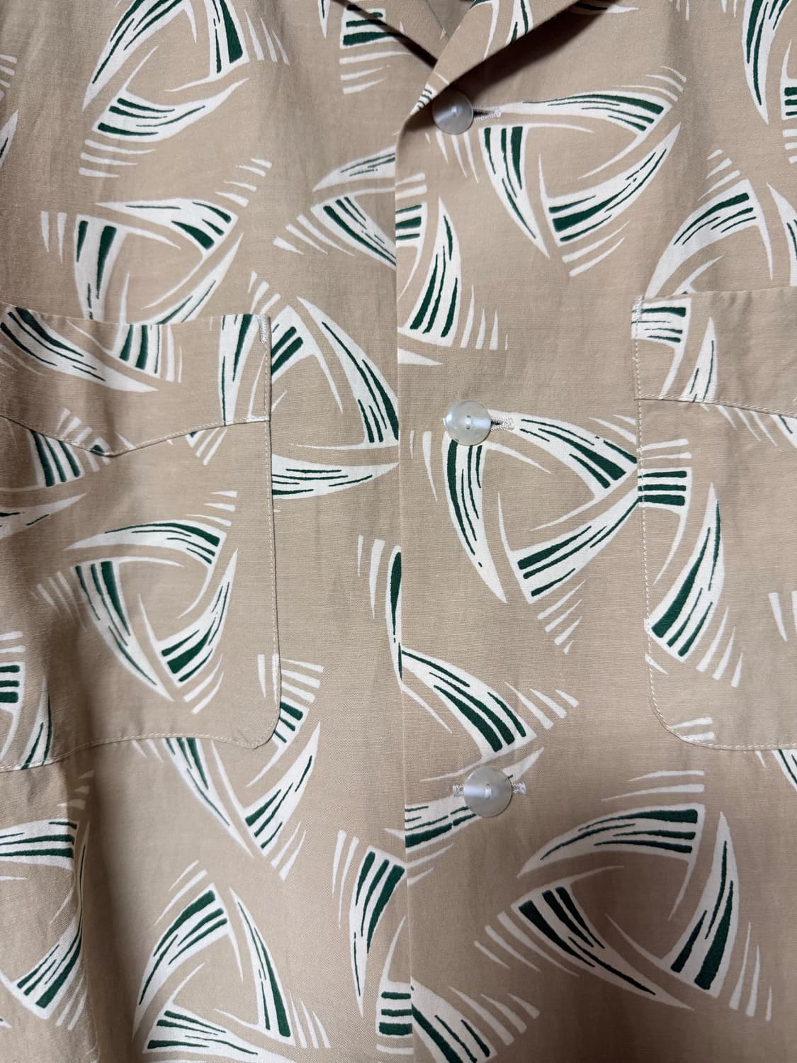 피그벨 오픈카라 반팔셔츠 상품이미지5