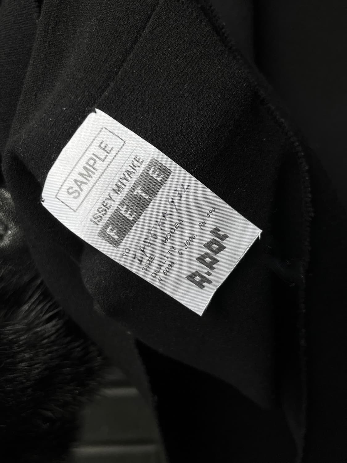 Issey Miyake 이세이미야케 페테 하이넥 탑 상품이미지9