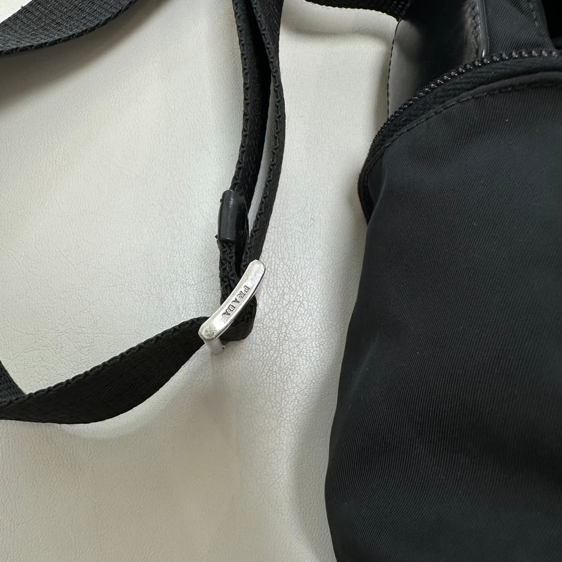 프라다 PRADA 리나일론 포코노 크로스백 상품이미지3