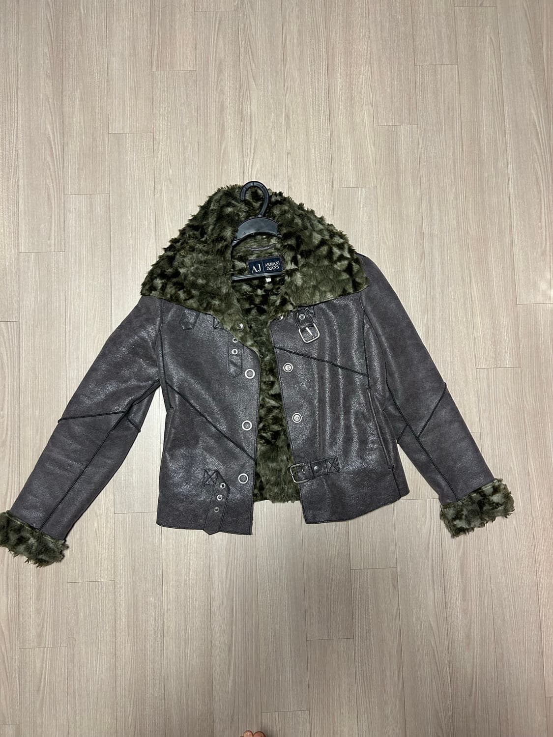 AJ 아르마니 진 퍼 트리밍 무스탕 자켓 상품이미지1