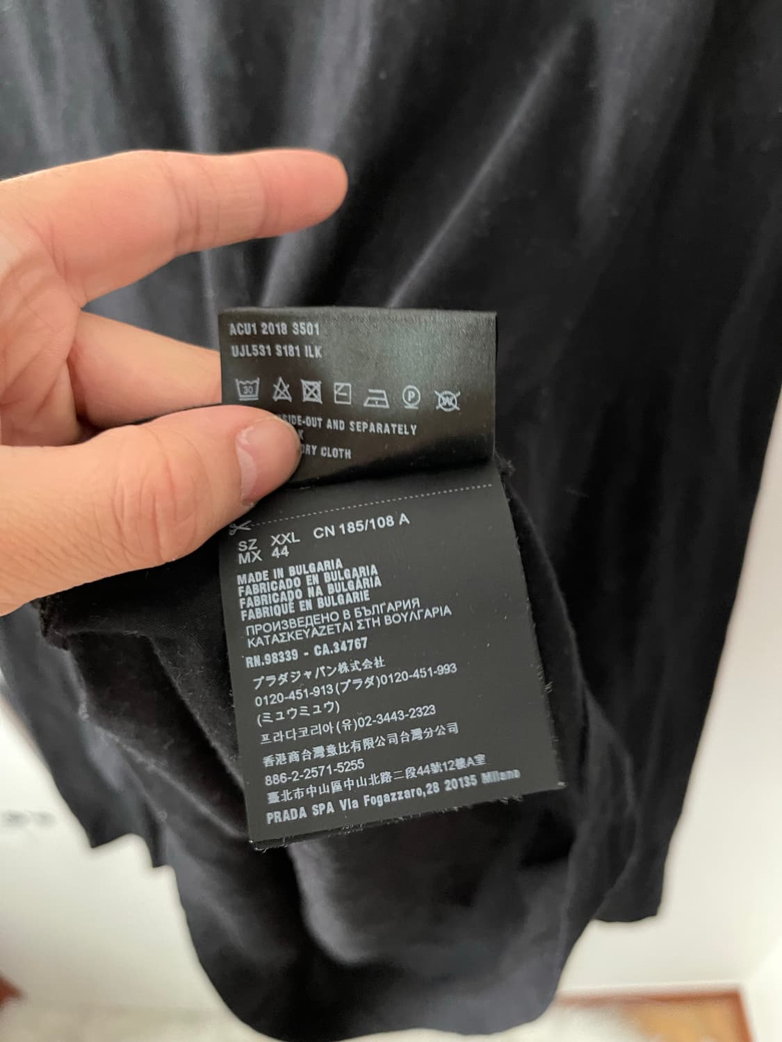 프라다 롱슬리브 블랙 xxl 상품이미지4