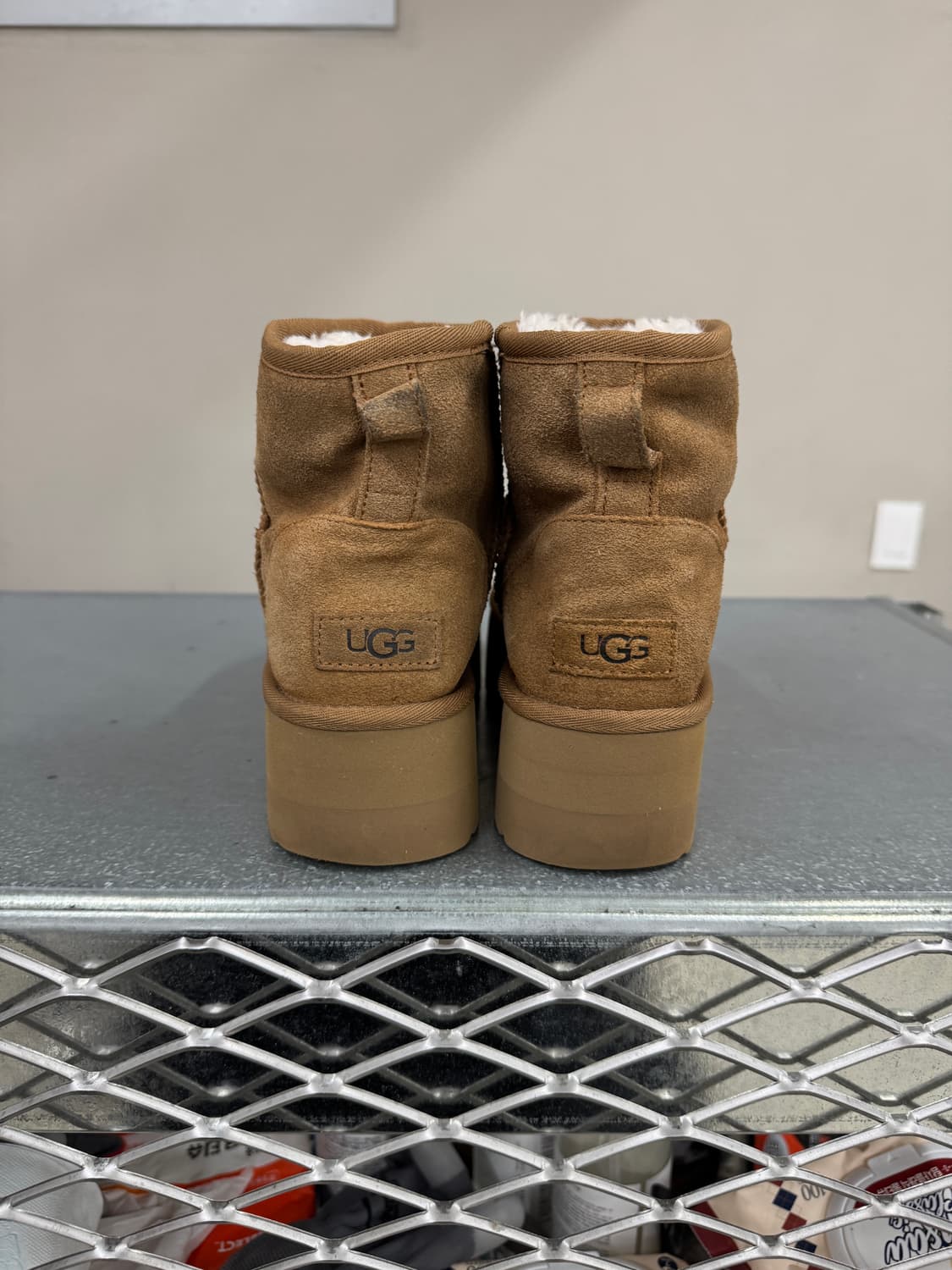 어그 클래식 플랫폼 미니 240 상품이미지3