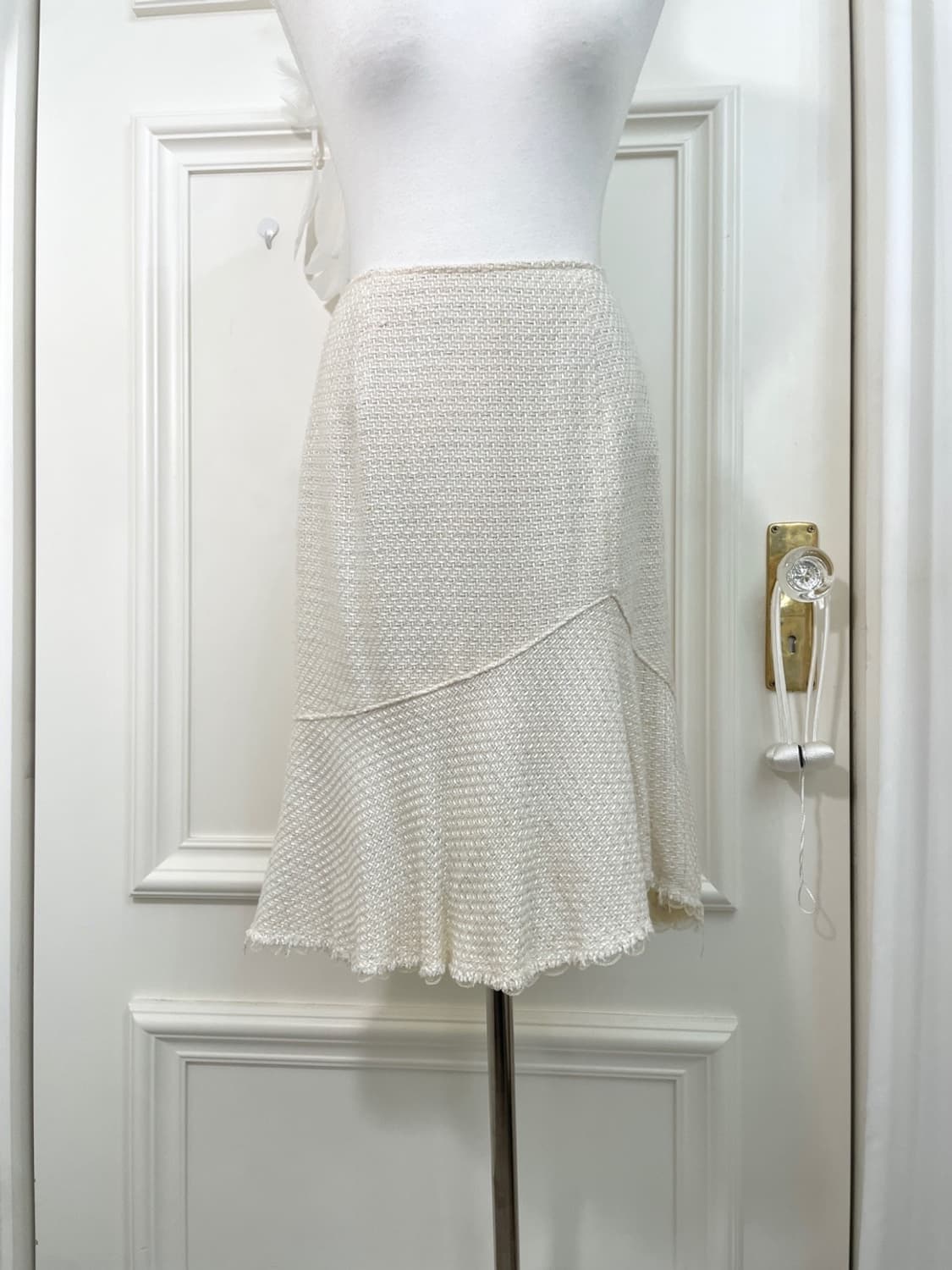 ivory rainbow glitter tweed ruffle midi  상품이미지5