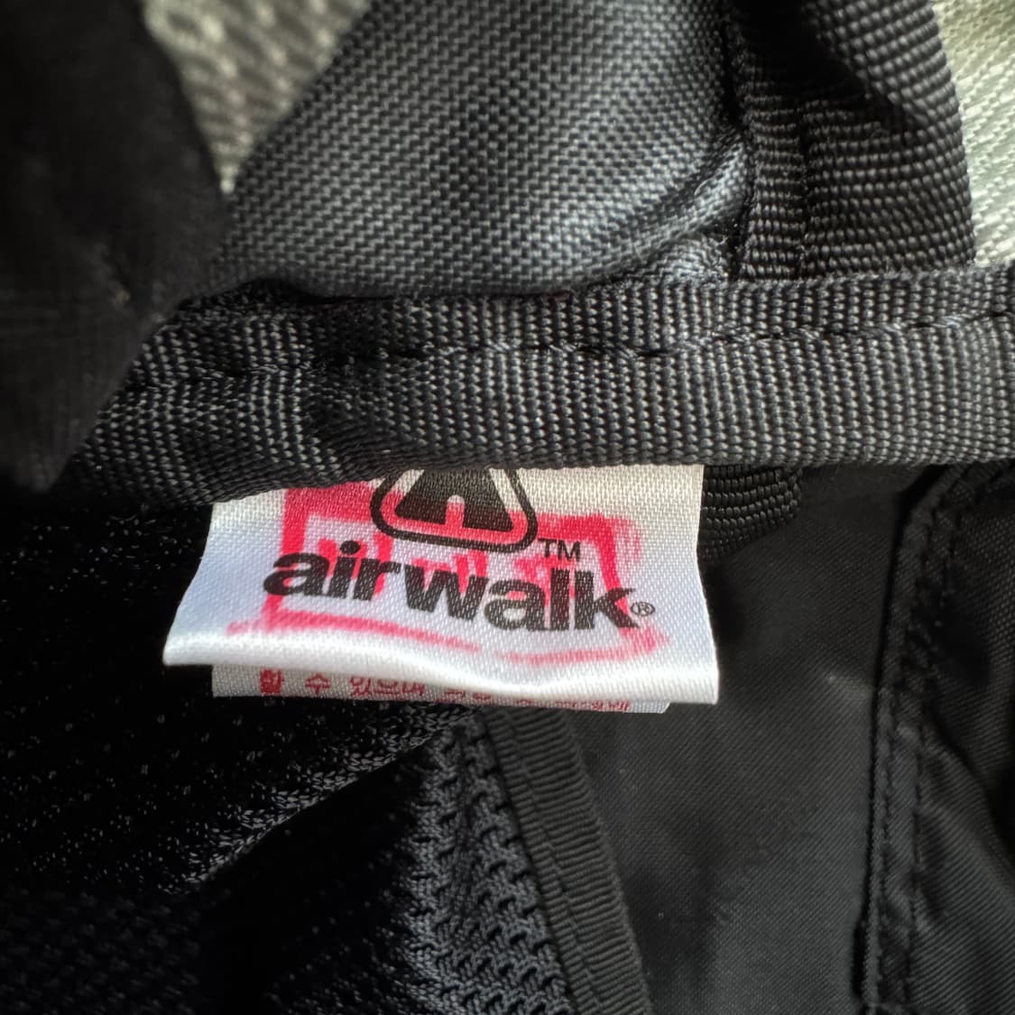 에어워크 고프코어 실버 레드 배색 테크니컬 백팩 상품이미지10