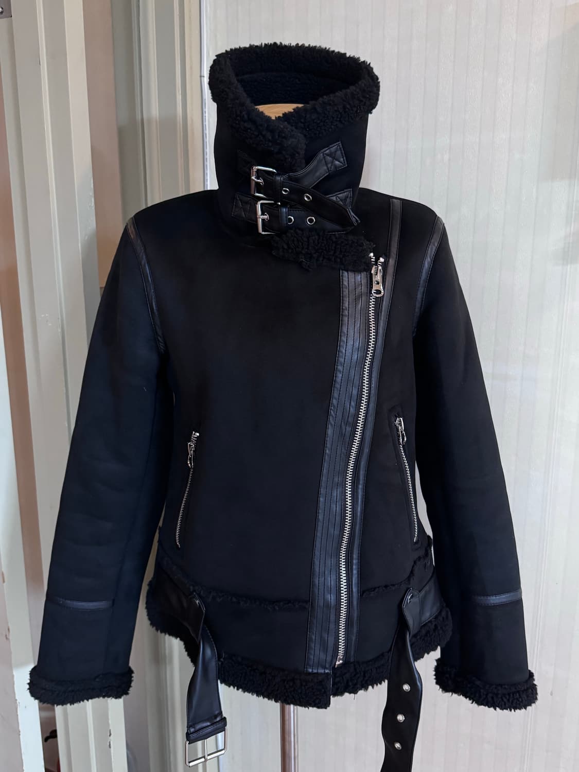 자라 블랙 무스탕 자켓 XS /실사이즈 S-M 상품이미지1