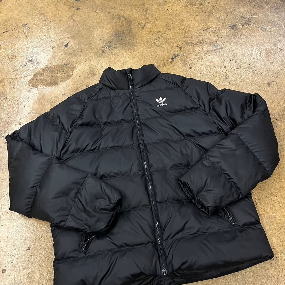 아디다스 블랙 숏패딩 상품이미지1