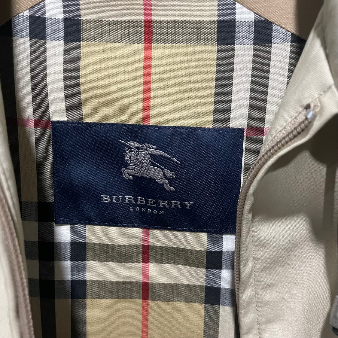 버버리 노바체크 후드 바람막이  상품이미지4