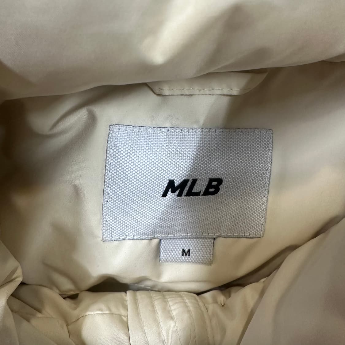 ✨ (바배) MLB 메가로고 덕다운 숏 패딩 상품이미지3
