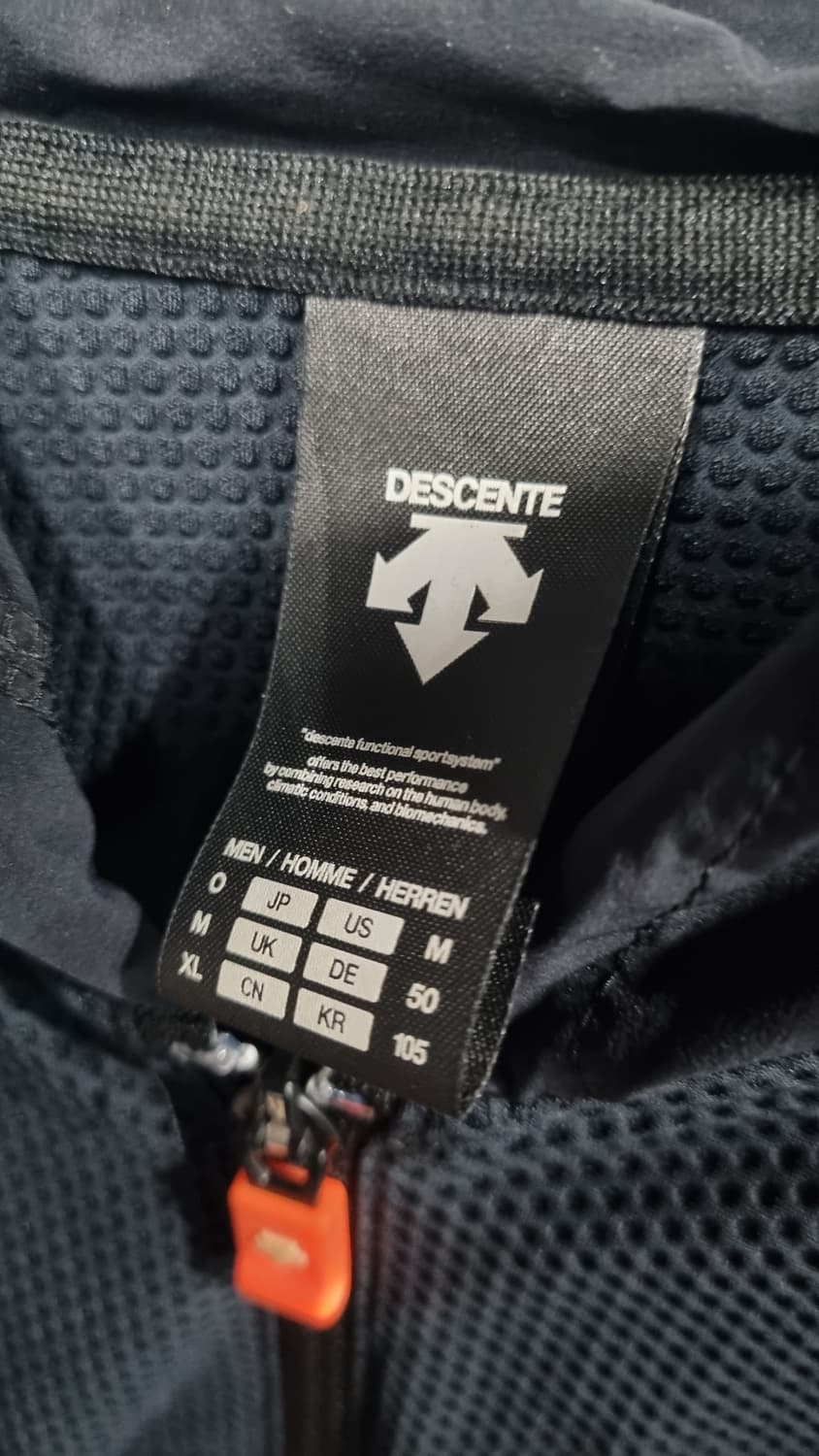 데상트 윈드러너 집업 바람막이 105size 상품이미지2