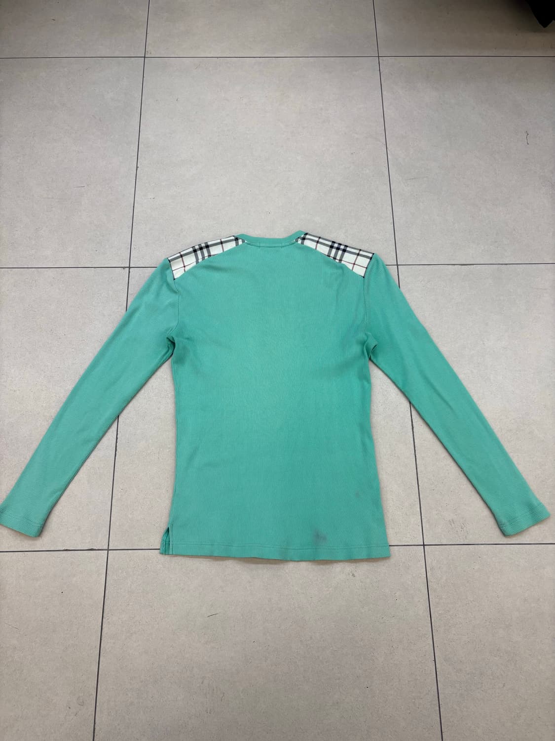 버버리 블랙라벨 헨리넥 숄더체크패턴 롱슬리브 상품이미지5