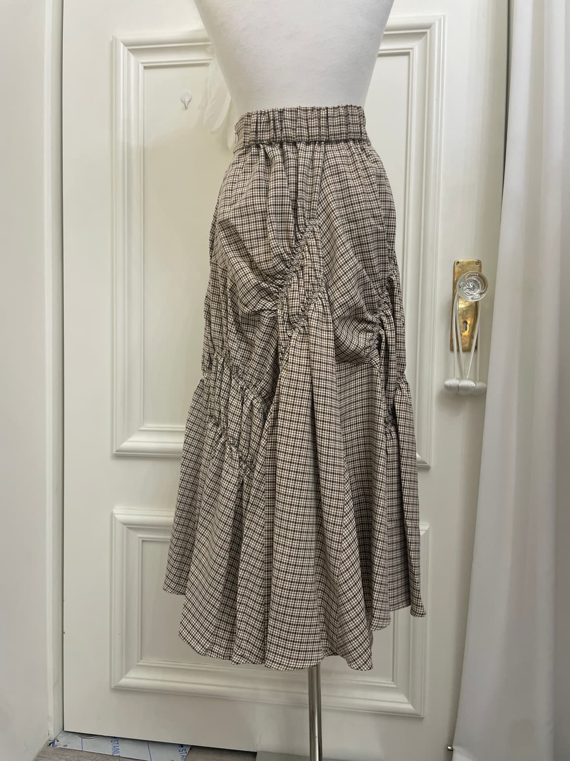 brown check shirring point banding long 상품이미지4