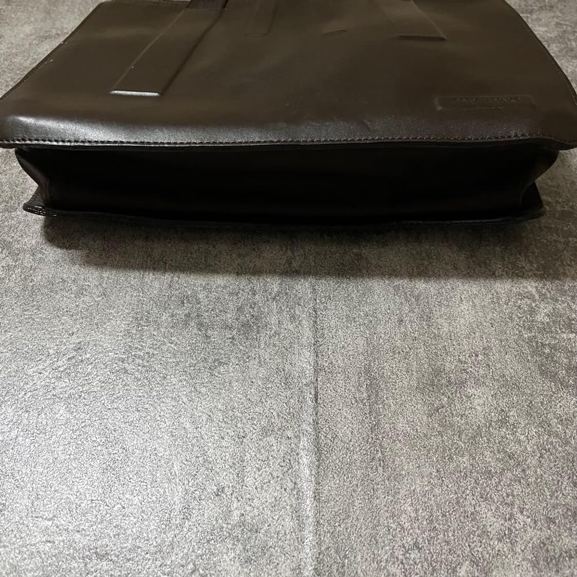 이세이미야케 소가죽 유니섹스 토트백 상품이미지6