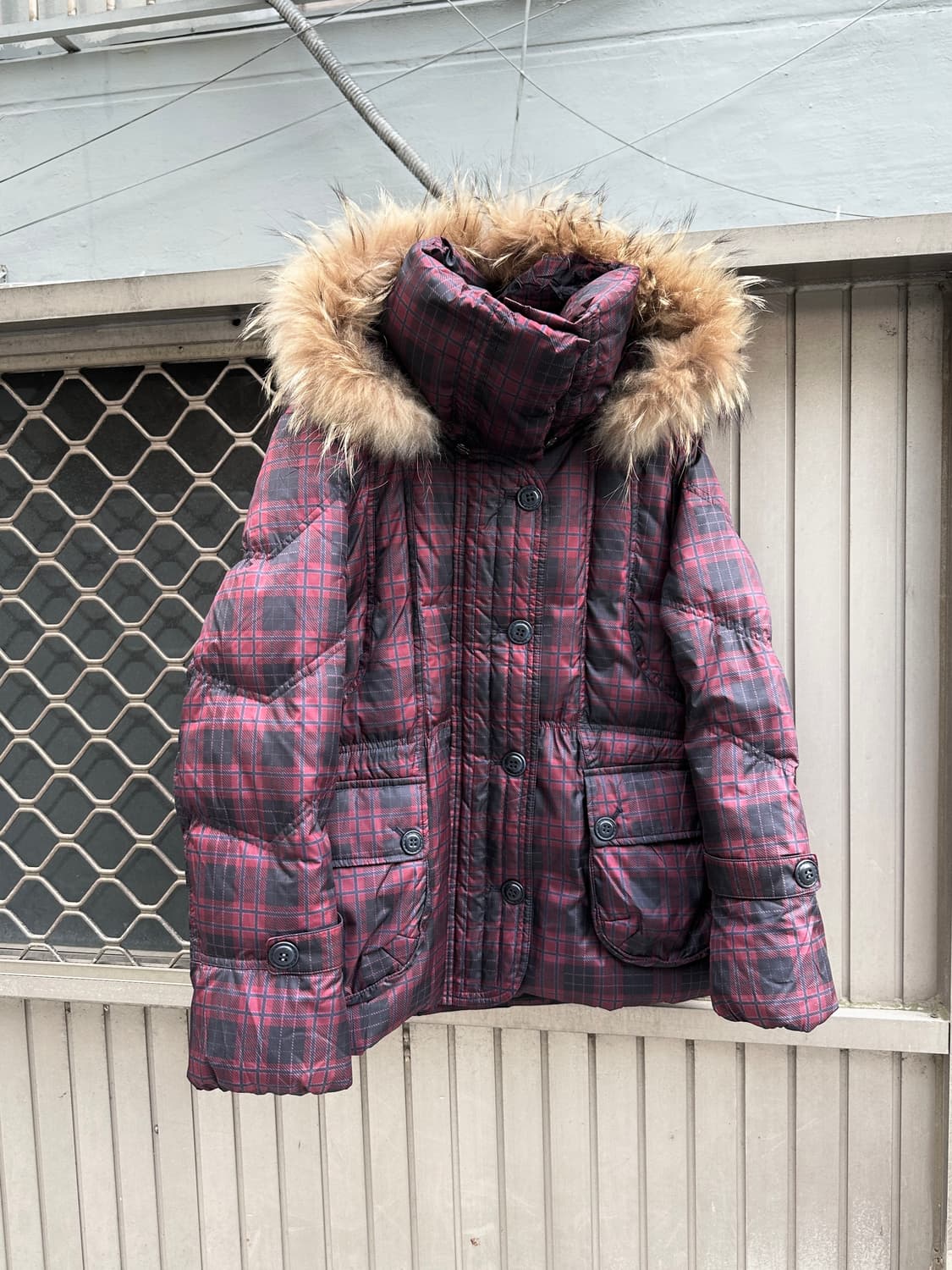 Raccoon fur high neck check puffer  상품이미지1