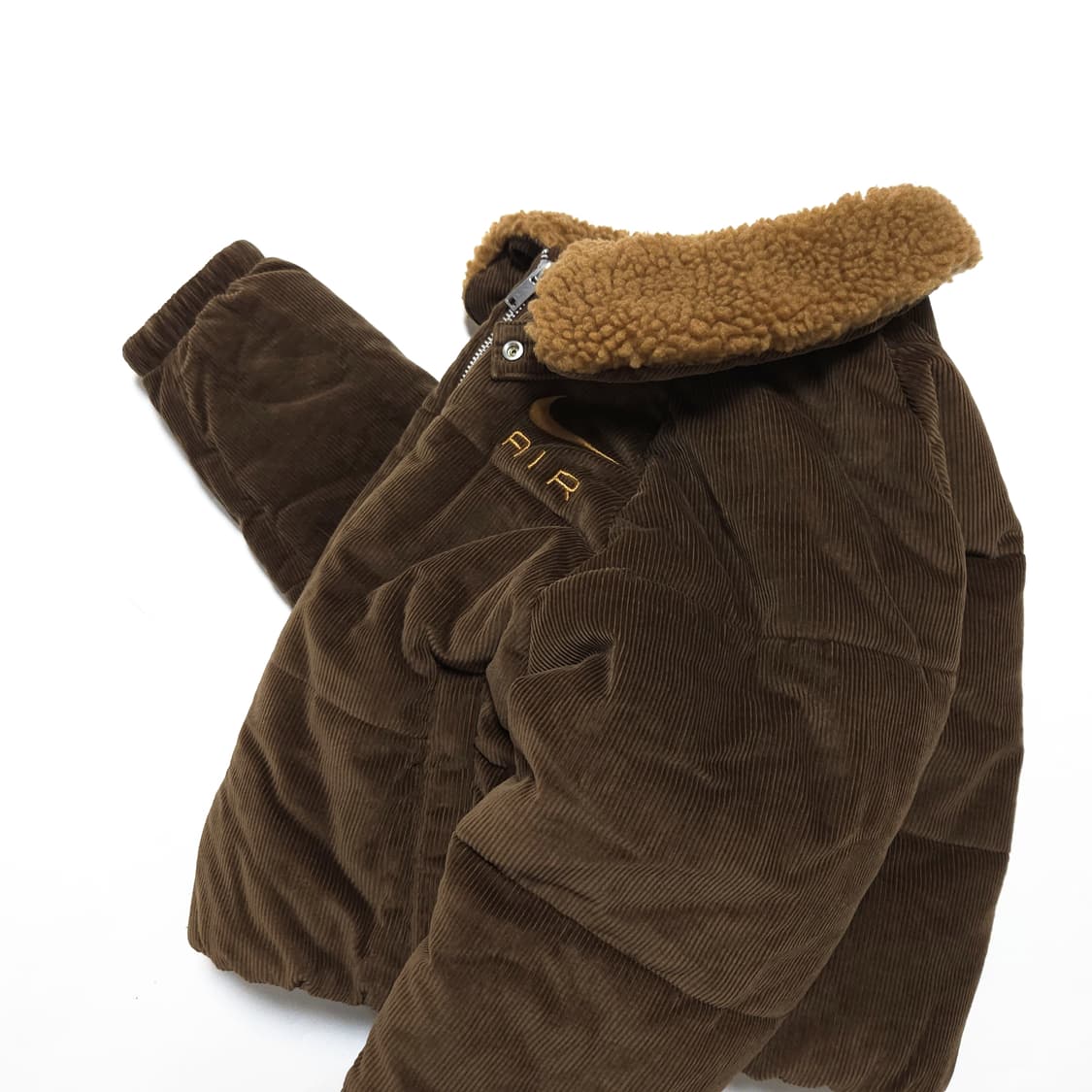 나이키 에어 우먼 코듀로이 윈터 크롭 패딩 자켓 브라운 상품이미지4