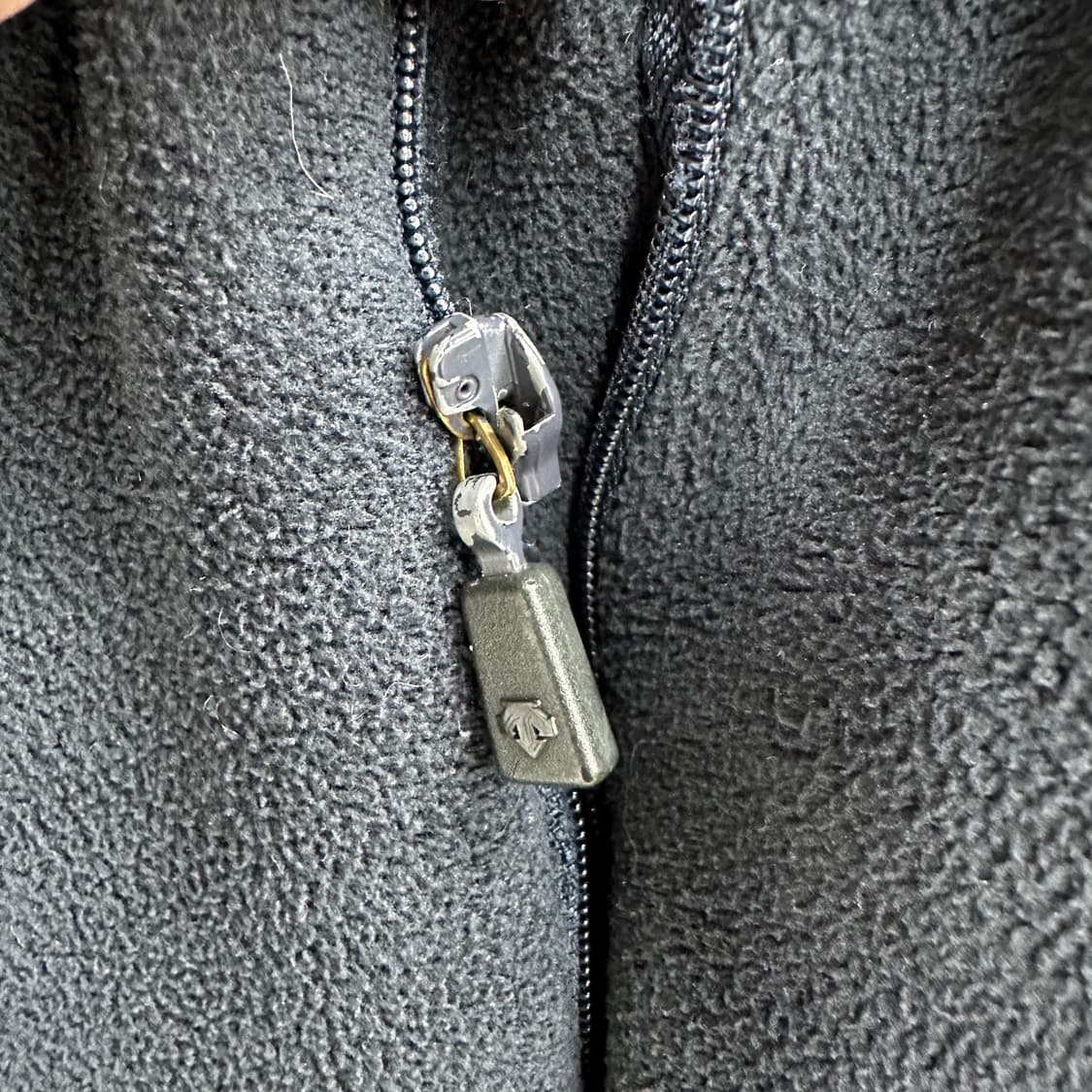 95 데상트 남자 안감 뽀글이 슬림핏 후리스 후드집업 상품이미지5