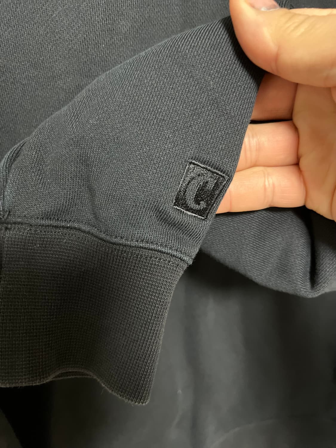 커버낫 검정색 맨투맨 티셔츠 상품이미지3