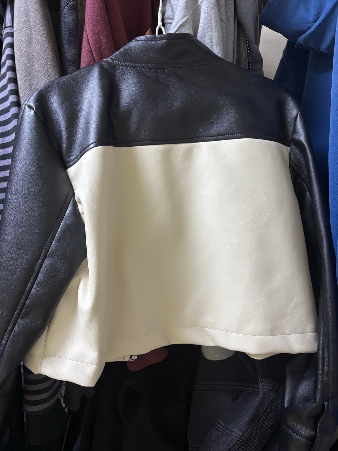 NOIAGO 블랙/아이보리 배색 레더 자켓 상품이미지2