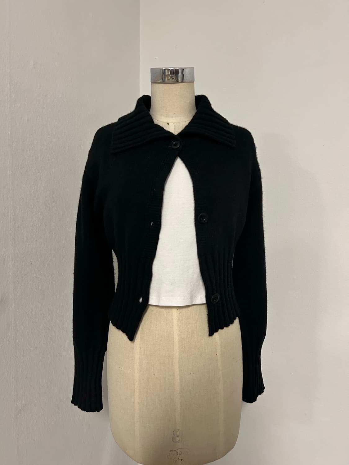 마뗑킴 메리노울&캐시미어 블렌드 카라 크롭 가디건 상품이미지1