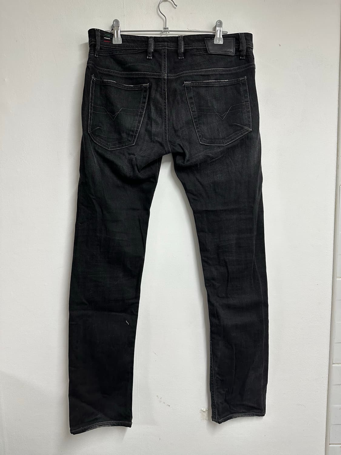 디젤 데님팬츠 흑청 상품이미지2