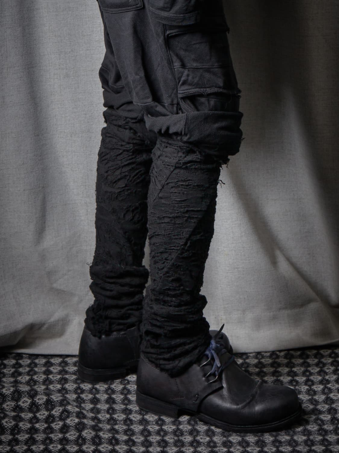 Julius SS2025 데미지 자카드 레그워머 상품이미지9