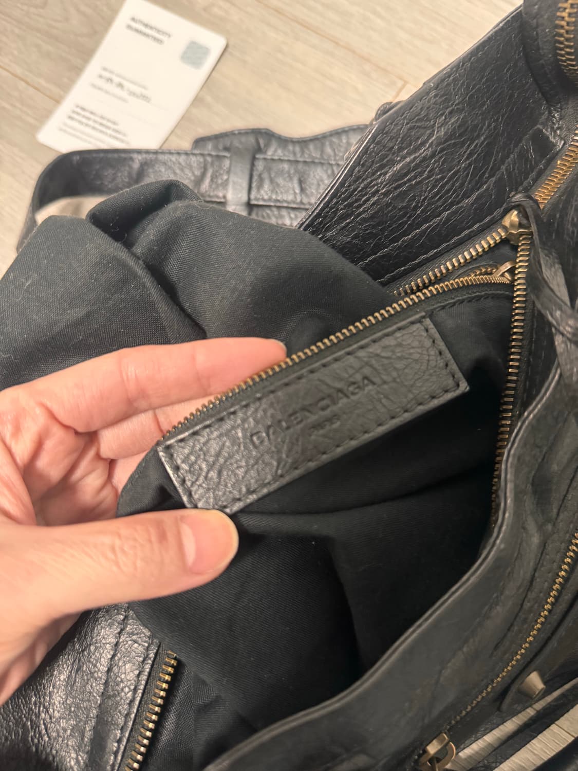 정품 발렌시아가 시티백 미듐 블랙 상태 S급 상품이미지6