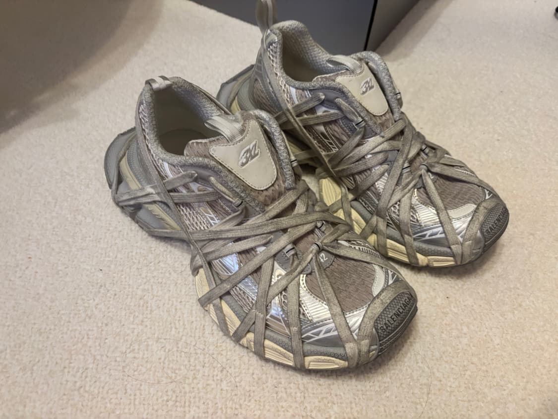 새제품)발렌시아가 3XL 익스트림 에그쉘 사이즈42 상품이미지1