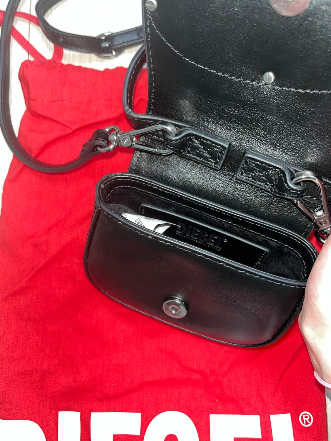 디젤 1DR 숄더백 인 나파 레더 블랙 상품이미지2