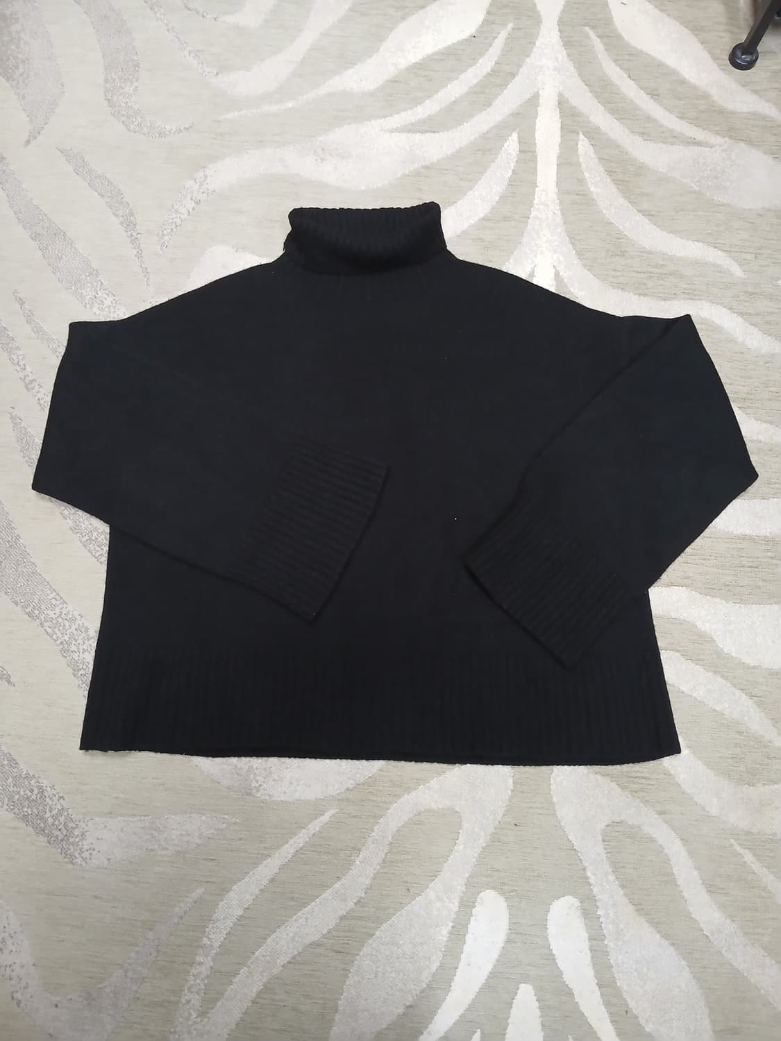 BLOSSOM 터틀넥 니트  상품이미지1