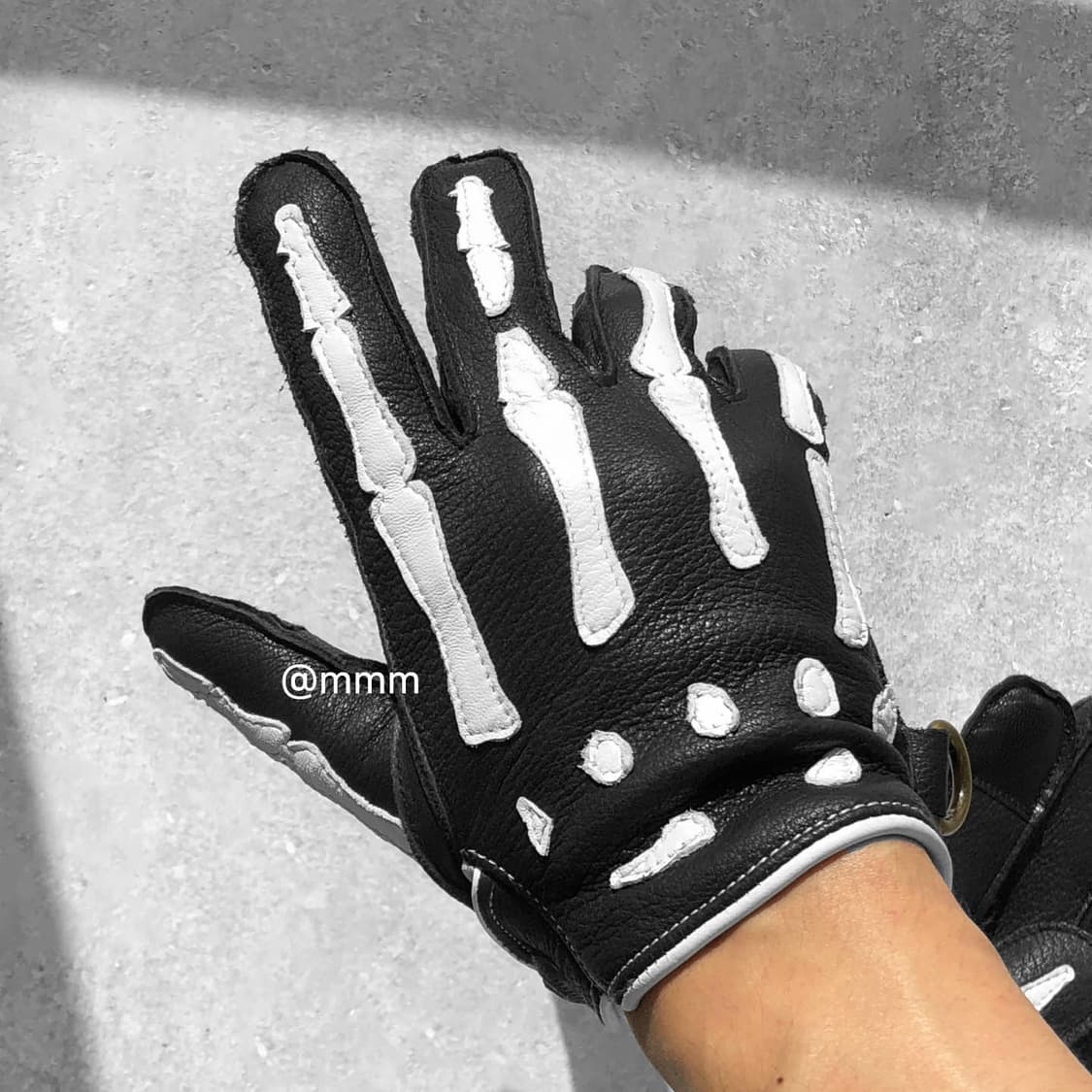 [Premium] 스컬 가죽 장갑 상품이미지1