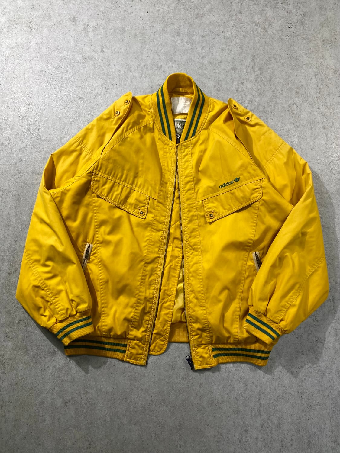 [L-XL] 80s Adidas 아디다스 어센틱 라인 올드스쿨 봄버자켓 상품이미지1