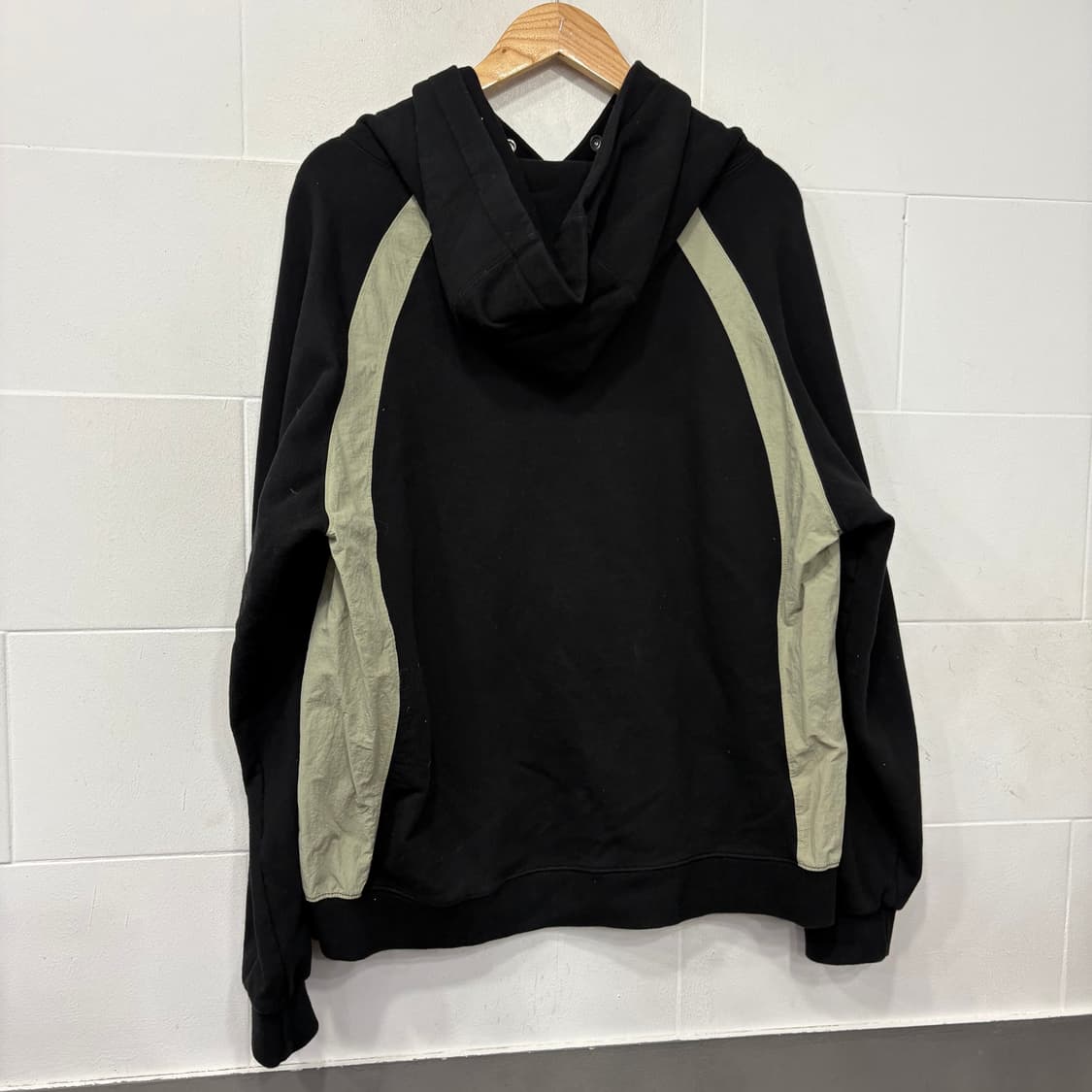 꼼파뇨 후드티 상품이미지3