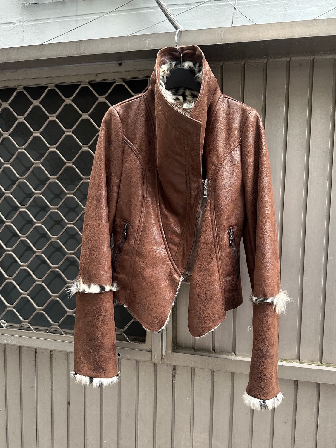  Leather high neck fur trimming jacket 상품이미지5