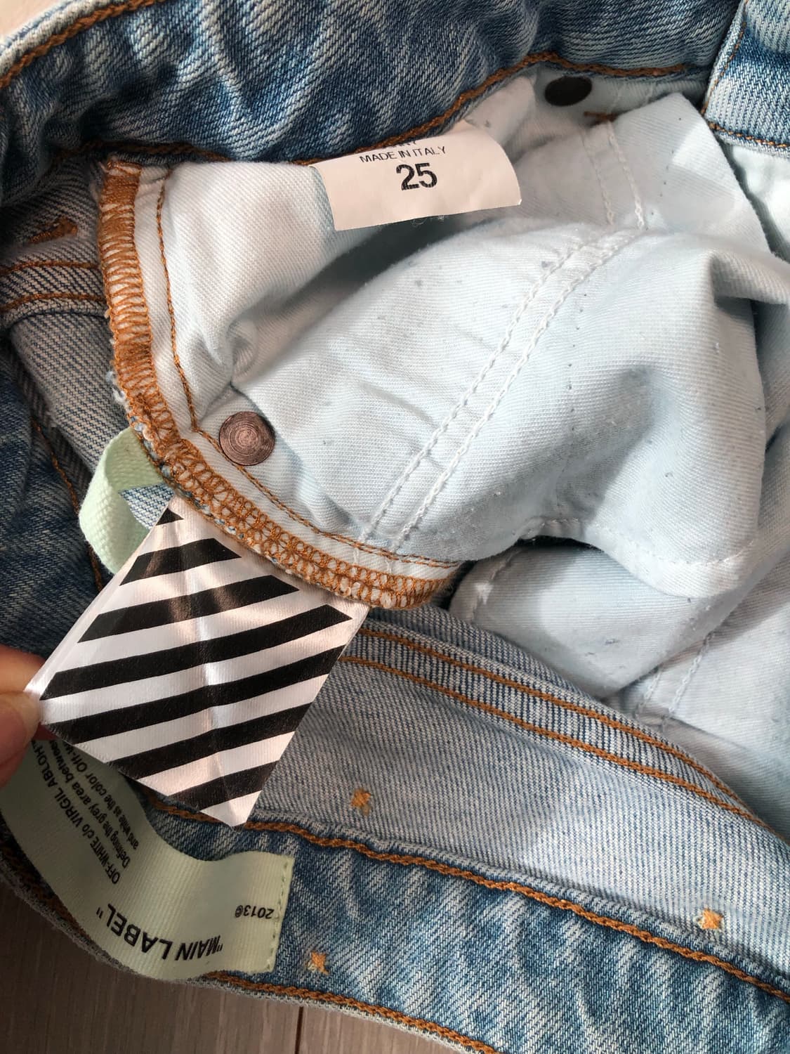 오프화이트 표기(여성25) 상품이미지6