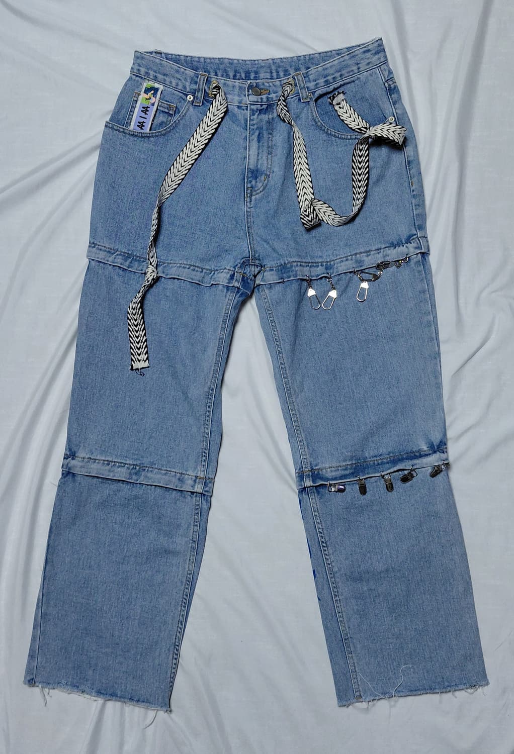 위우(₩I₩) 디태처블 그래픽 데님 팬츠 (2WAY 연출) 상품이미지2